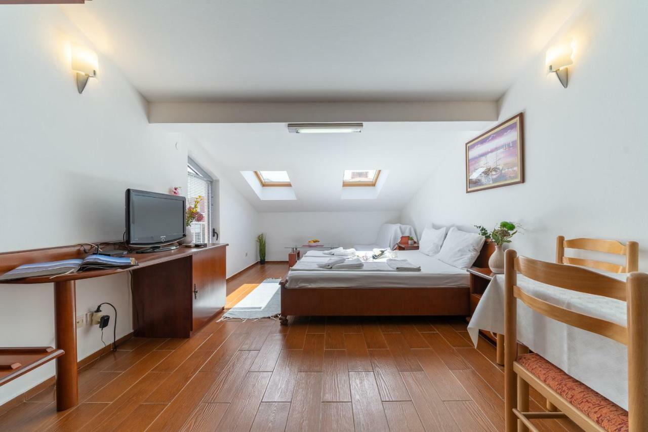 Sms Apartments Budva Exterior photo